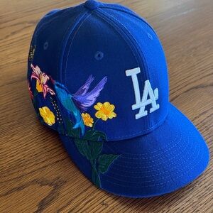 Los Angeles Dodgers Hat with 🌺Floral and Bird Embroidery size 7 3/8